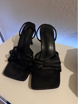 Kitten heel slingbacks