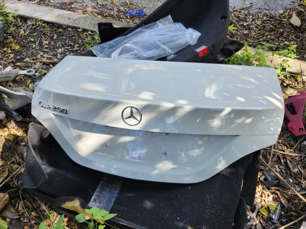 Mercedes Benz Cla 250 Truck Lid /Tailgate