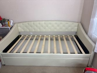 Beige Trundle Bed