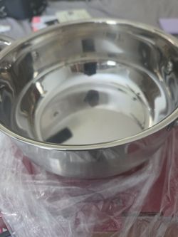 Dutch oven with dteamer an lid