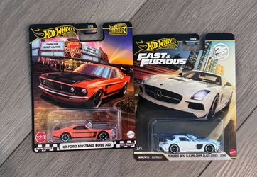 Hot wheels Premium Boulevard 69 Ford Mustang Boss 302 & Hot Wheels Premium Fast & Furious 25th anniversary Mercedes-Benz SLS AMG Coupé