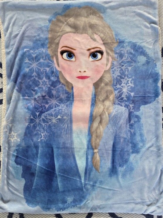 3 × 4  DISNEY THROW BLANKET WITH ELSA