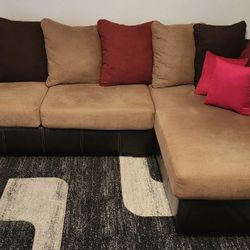 SECTIONAL SOFA GREAT CONDITION SUPER CLEAN AND COMFY 