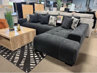 Modern stunning sectional! Easy financing! ☀️💙☎️