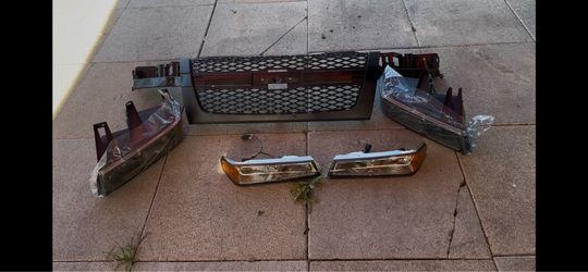 Chevrolet Colorado Grille and Lights