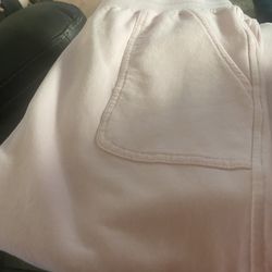Woman’s Pink Knit Capris