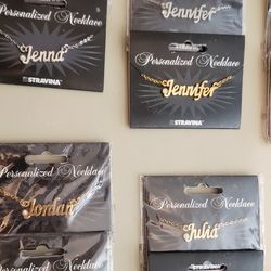 Stravina Name Necklace 