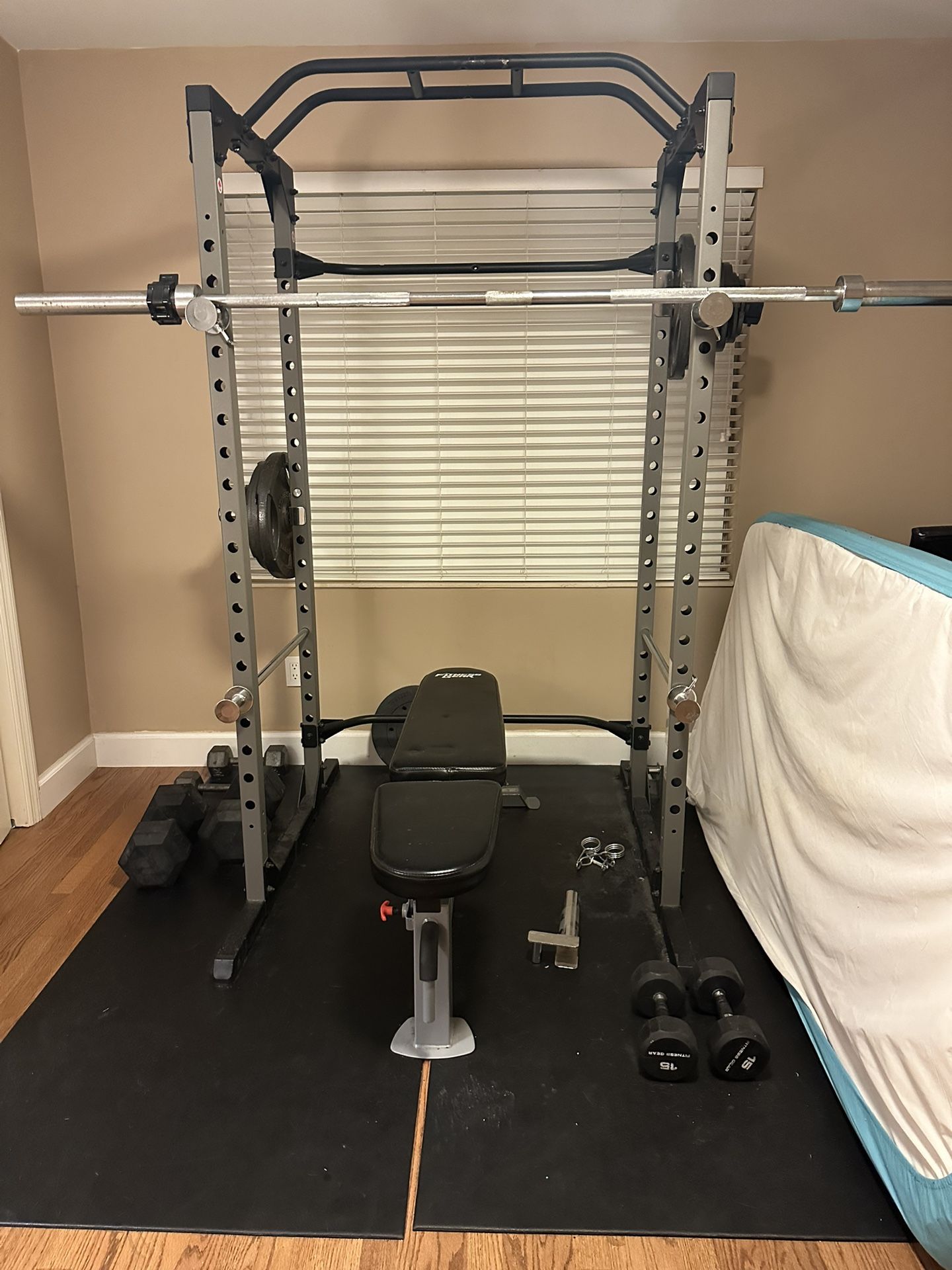 Weightlifting Equipment 