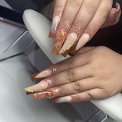 Nails 