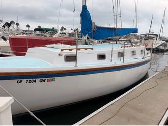 1980 33ft Yorktown Sailboat