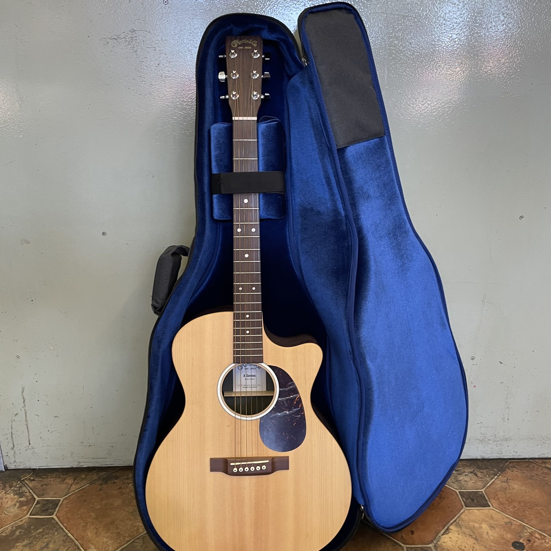 Martin & Co Acoustic Guitar Series X W/ Gig Bag 