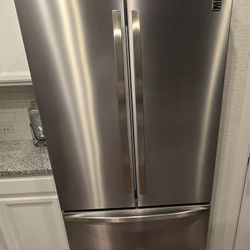 Kenmore Refrigerator - 20.3 Cubic Feet With Ice Maker