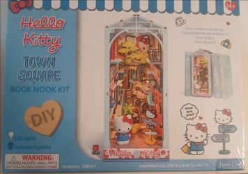 Hello kitty book nook