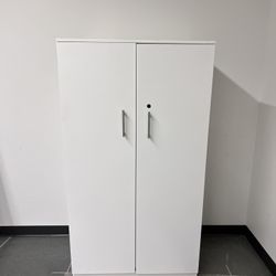 White storage cabinet 5 adjustable shelves