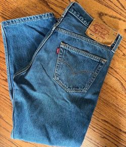 Men’s Buttonfly Levi’s jeans (sizing in photos)
