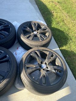20-inch OEM Infiniti Wheels & Tires