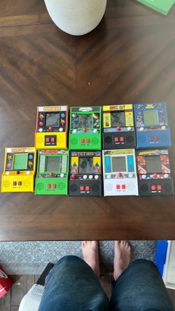 9 Mini Retro Handheld Arcade Games