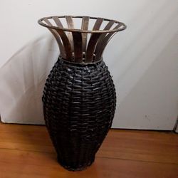 Base Black Woven Woven Wicker