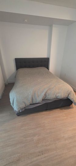 Full size bed, mattress and pillows