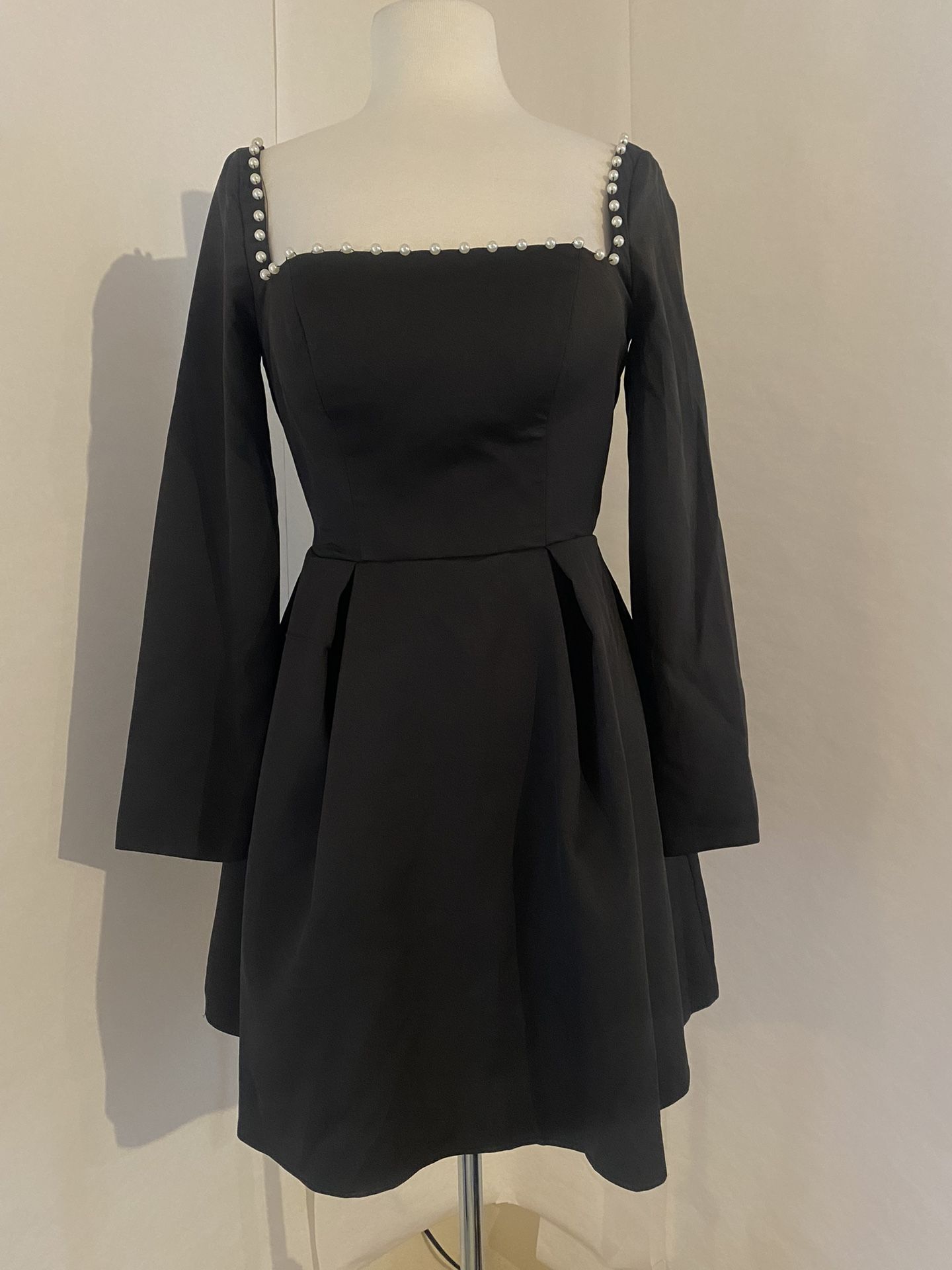 Long Sleeve Black Short Dress
