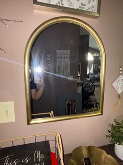 Gold mirror