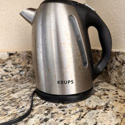 Oster Stainless Steel Electric Water Kettle - 1.5 Liter for Sale in  Brooklyn, NY - OfferUp