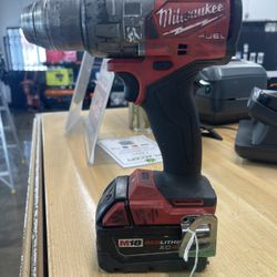 Milwaukee hammer drill/driver 