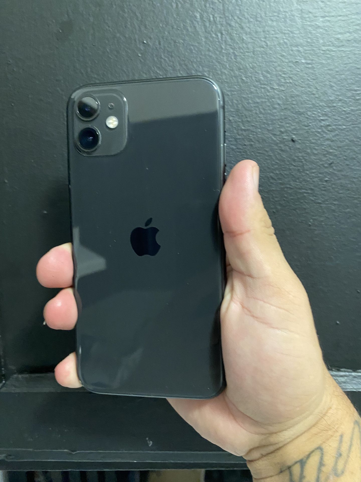 iPhone 11 64gb Black Color Unlocked To All Carrier 