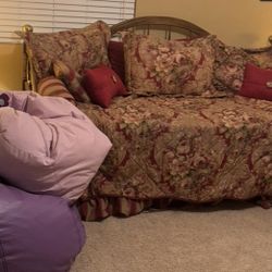 Twin Bed With  Twin Trundle