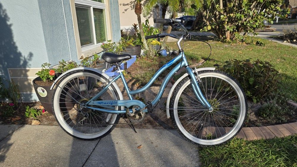 Pacific 7-Speed Female Cruiser Bike