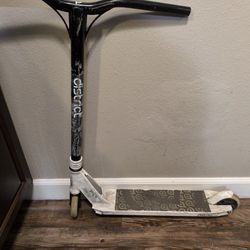 DISTRICT PRO SCOOTER