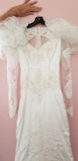 Vintage Wedding Dress Thumbnail