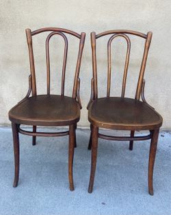 Set 2 Beech Bentwood Polish Cafe Chairs