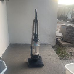 10 Hinches Vacumcleaners  Brand  Bissell 