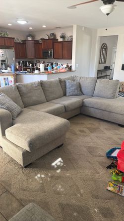 U-shaped sectional sofa