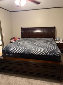 King size bed