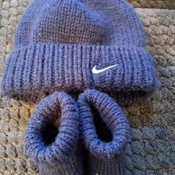 Nike Newborn Hat And Booties 
