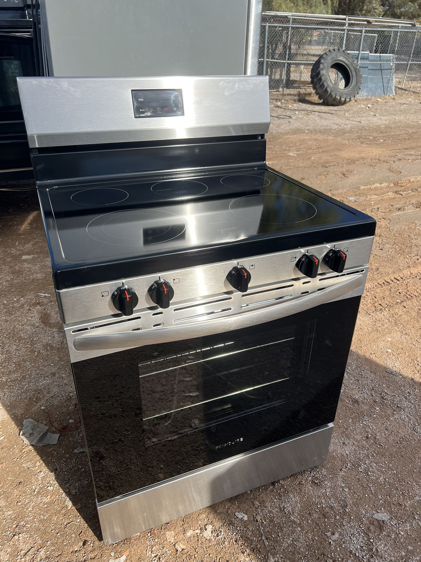 FRIGIDAIRE STOVE