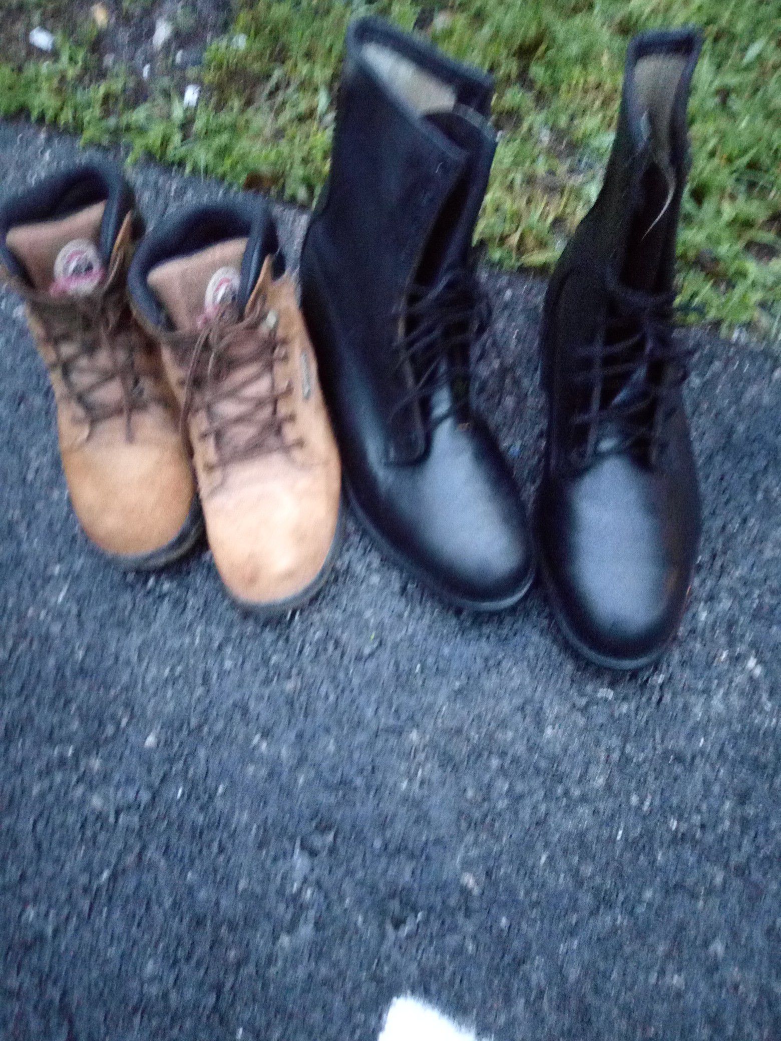 Men's size 11 Goodyear builtrite oil proof steel toe work boots