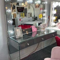 Grey Vanity 