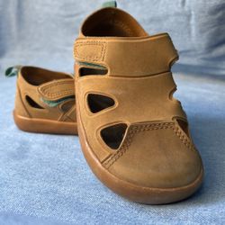 Size 8c Ten little Sandals