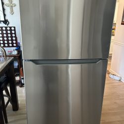 Top And Bottom Fridge Insignia