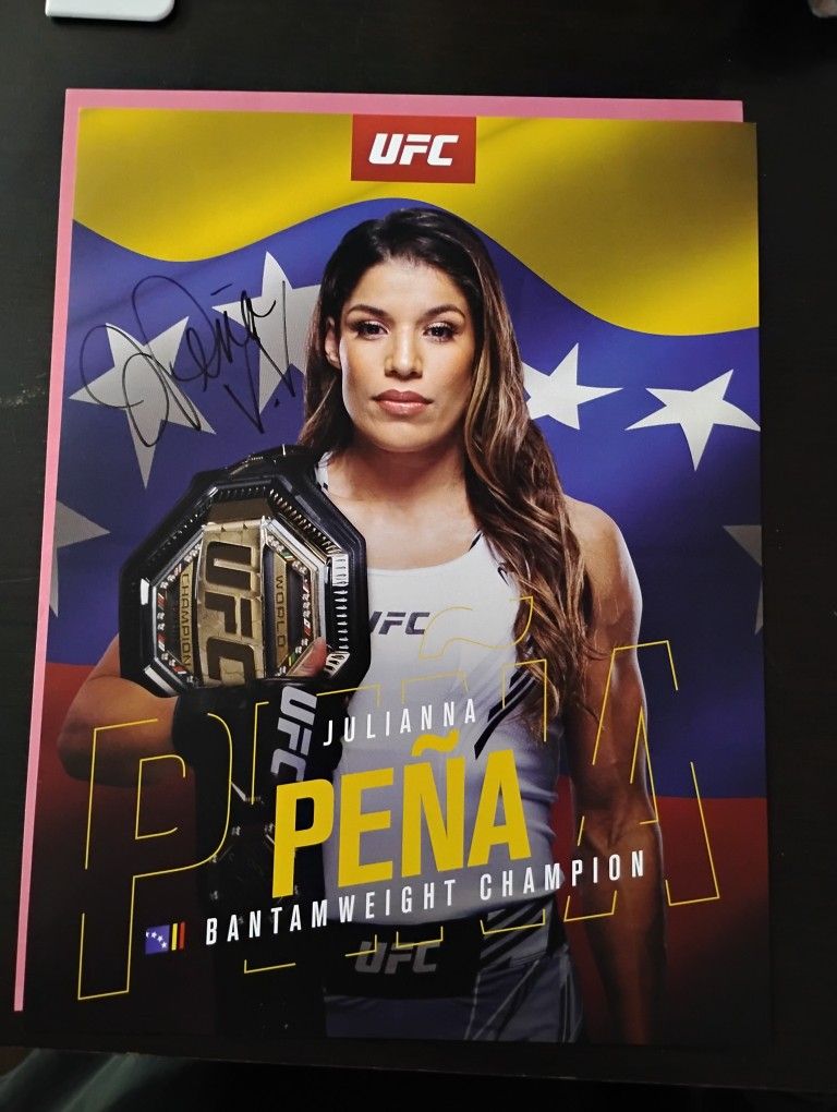 Julianna Pena Autograph Dave & Busters Meet 2021