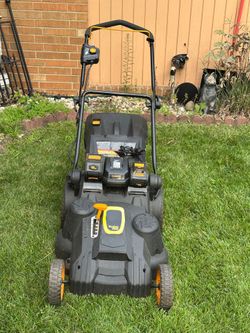 Electric lawnmower