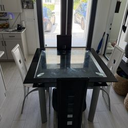 Dining Room Table 