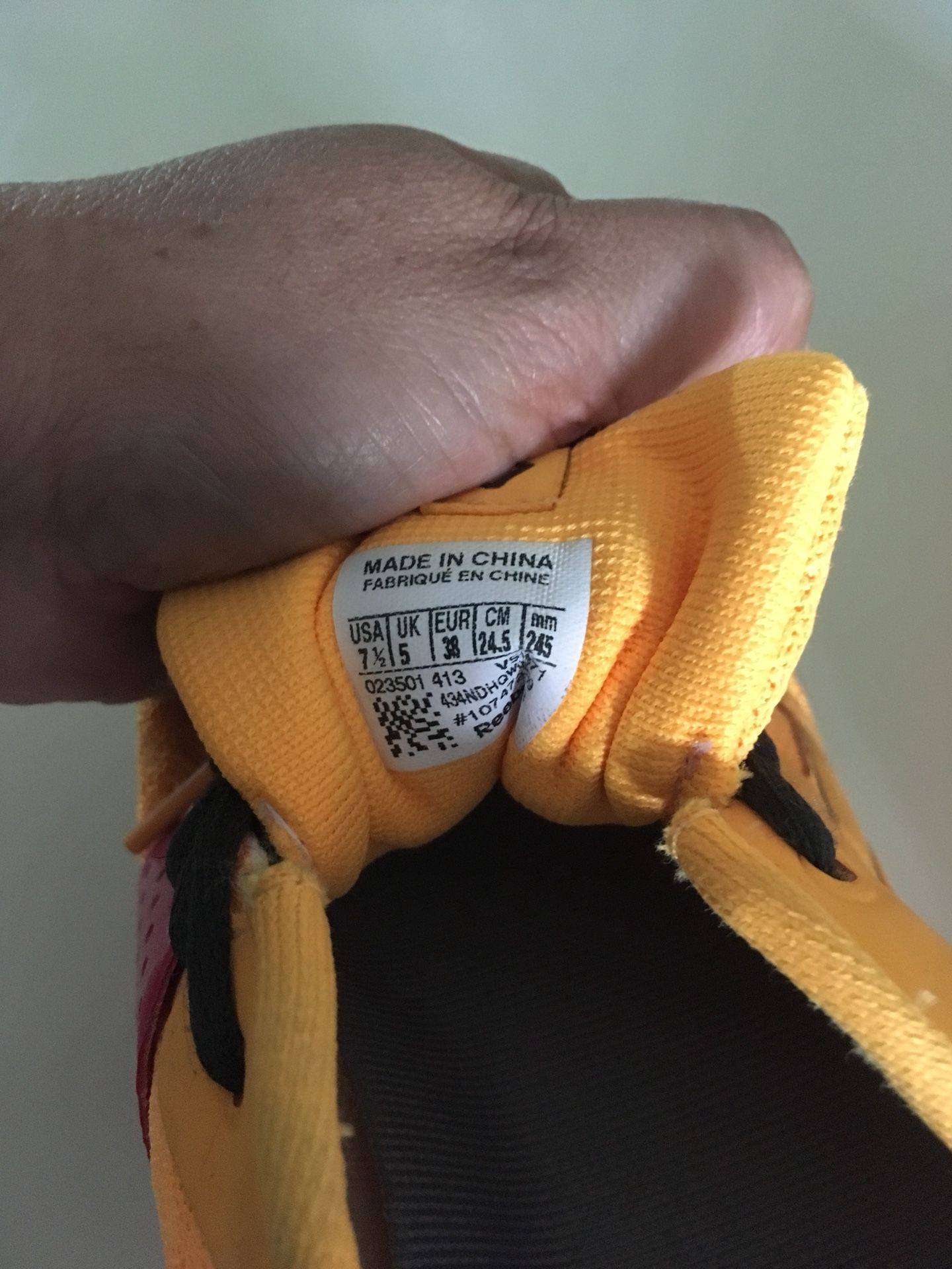 Reebok tennis shoes size 71/2 orange color