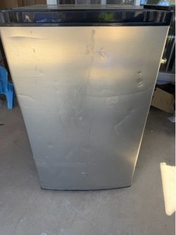 GE mini refrigerator