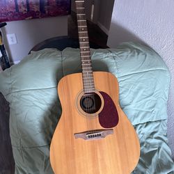 Alvarez RD10 Acoustic Guitar – Beginner Friendly – Solid Sound