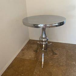 💫 Chrome Side Table – Hollywood Regency Repro 