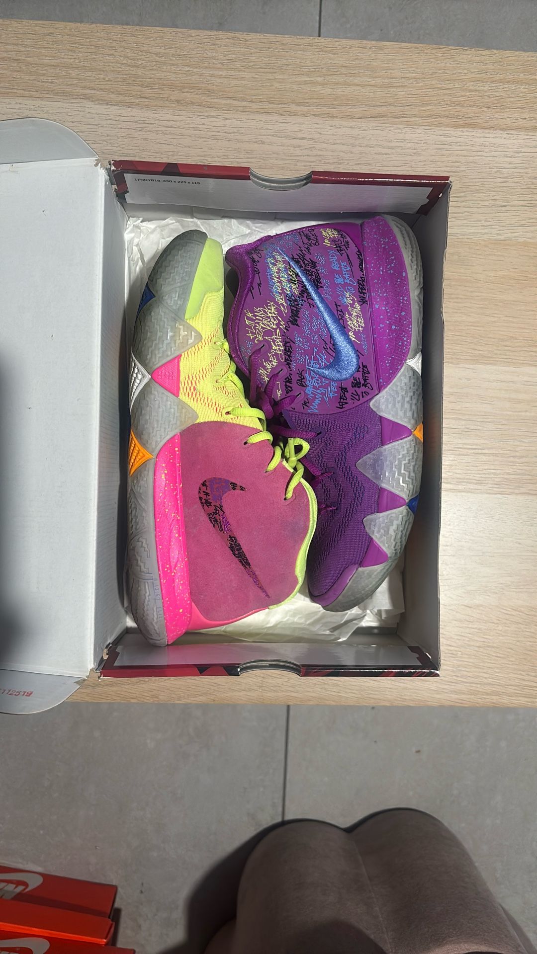 Nike Men’s Kyrie 4 Size 10